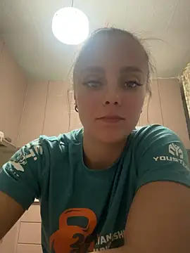 AlisaKissss Chat XXX in diretta