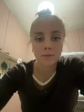 AlisaKissss Chat XXX in diretta
