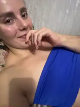 AlisaKissss Adlı Modelin Canlı XXX Sohbeti