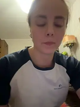 AlisaKissss Chat XXX in diretta