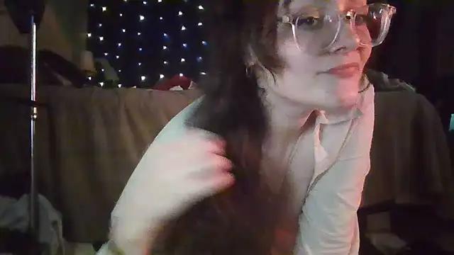 EyaDivine1 Show in webcam