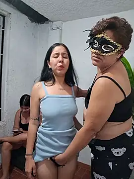 Show de royalgirls_x na webcam