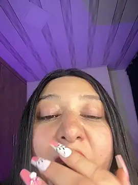 Kym_Owens Adlı Modelin Canlı Sohbet Odası