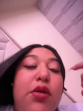 Kym_Owens Show in webcam