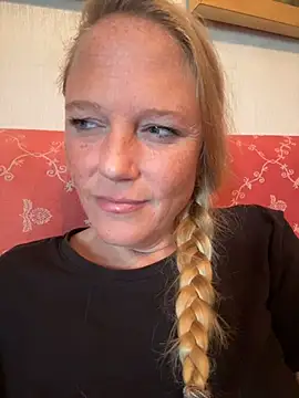MoniqueLaFeen Webbikameraesitys