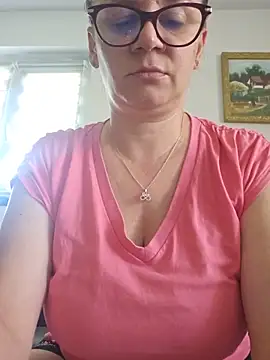 Chat +18 de KristenVega ao vivo