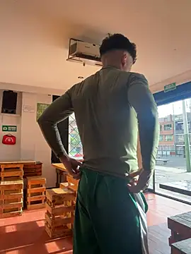 _Tomy08calderon 在線直播表演