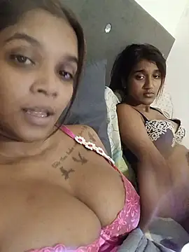Indianqueen03 Show in webcam