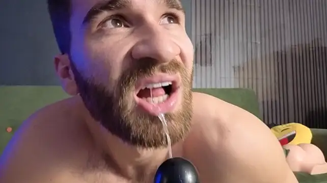 عرض كام damongold