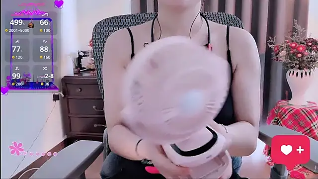Caryln-Bun Chat XXX live
