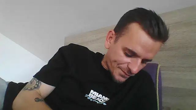 Huge_cock22cm Webcam show