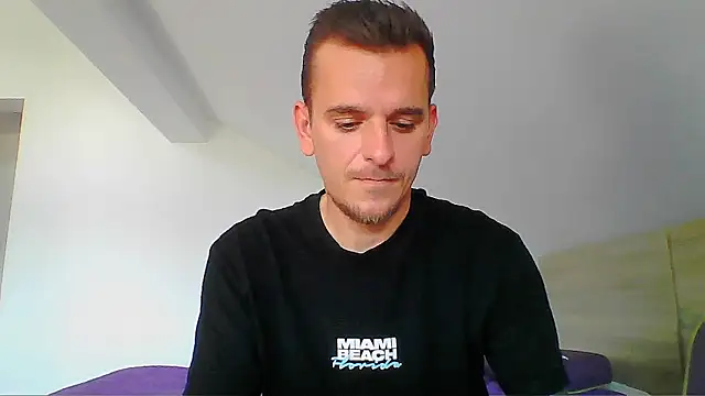 Huge_cock22cm's Webcam Show