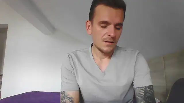Show modela Huge_cock22cm na web-kameri