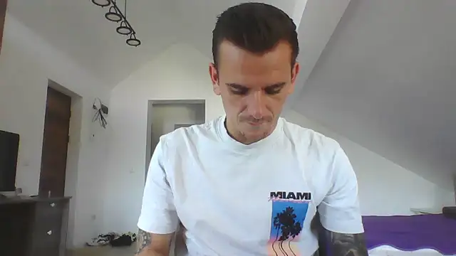 Huge_cock22cm Webcam show