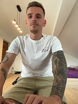 Huge_cock22cm Webcam-Show