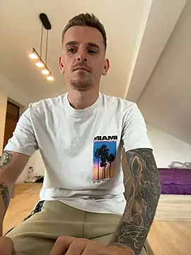 Huge_cock22cm Webcam-Show