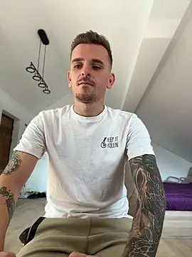 Huge_cock22cm Webcam-Show