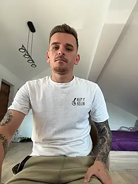 Huge_cock22cm Webcam show