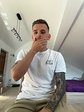 Huge_cock22cm 웹캠 쇼