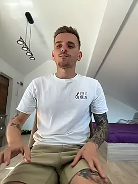 Huge_cock22cm Webcam show