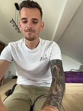 Huge_cock22cm Webcam show
