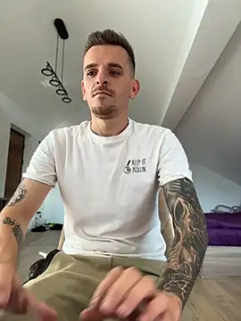 Huge_cock22cm: διαδικτυακό σόου στην κάμερα