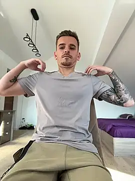 Huge_cock22cm Webcam-Show