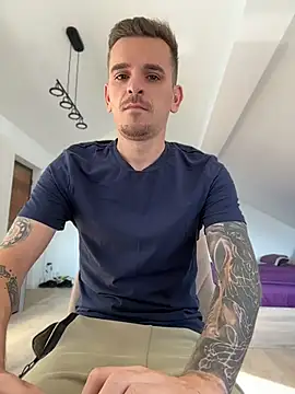Huge_cock22cmn Webbikameraesitys