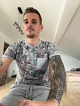 Huge_cock22cm's Webcam Show