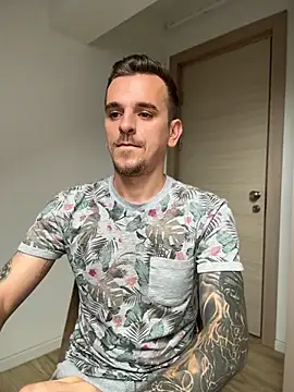 Huge_cock22cm Webcam-Show