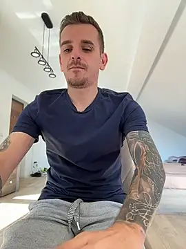 Huge_cock22cm – Kamerová šou