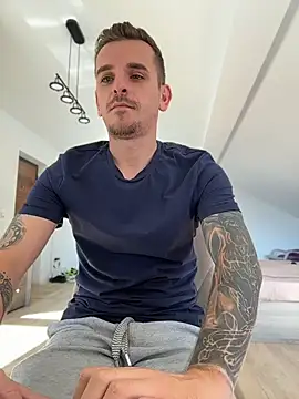 Huge_cock22cm 在線直播表演