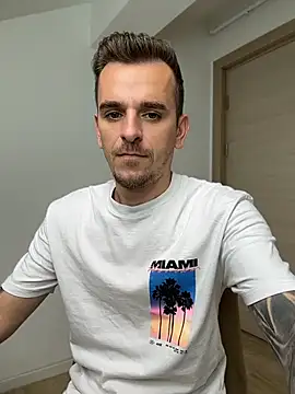 Huge_cock22cm Webcam-Show