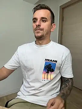 Huge_cock22cm Webcam-Show