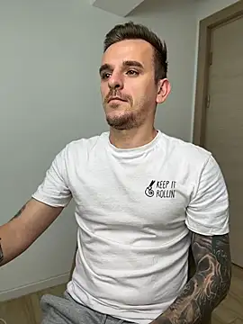 Show modela Huge_cock22cm na web-kameri