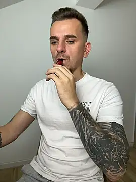 Huge_cock22cm Show Webcam