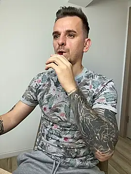 Show de Huge_cock22cm na webcam