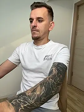 โชว์เว็บแคมของ Huge_cock22cm