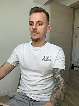 Huge_cock22cm ওয়েবক্যাম শো