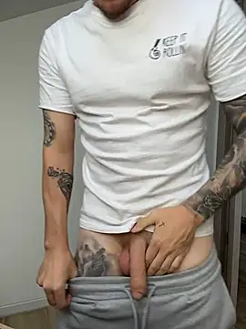 Huge_cock22cm Webcam-Show
