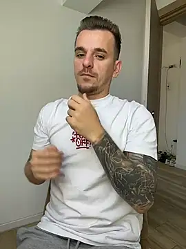 Huge_cock22cm 在線直播表演
