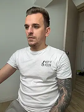 Huge_cock22cm Webcam show