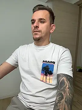 Huge_cock22cm's Webcam Show