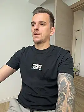 Huge_cock22cm Webcam-Show