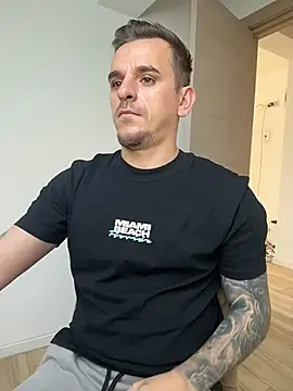 Show modela Huge_cock22cm na web-kameri