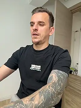 Huge_cock22cm's Webcam Show