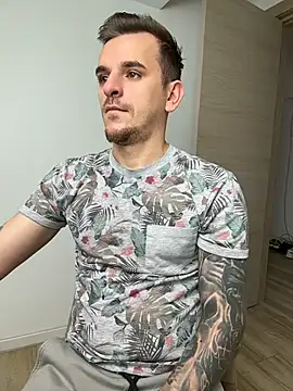 Huge_cock22cm 网络视讯表演