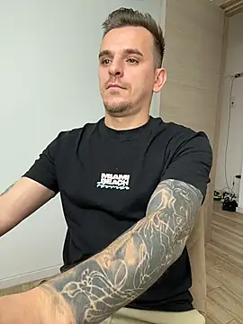 Huge_cock22cm Webcam-Show