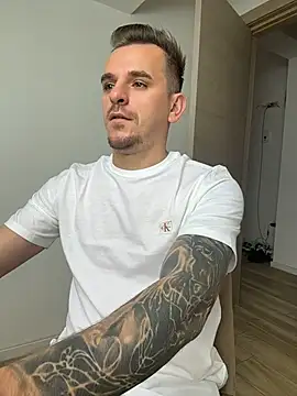 Show modela Huge_cock22cm na web-kameri