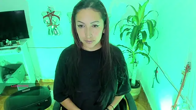 Chat XXX en directo de LucyStrike_